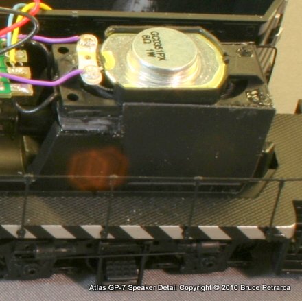 Atlas HO GP7 Sound - speaker detail